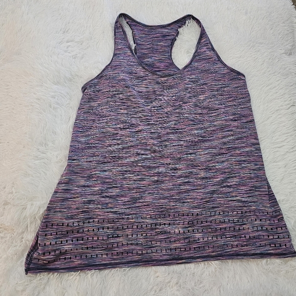 Livi Active Purple and Pink Patterned Tank Top Size 18/20 Plus Size Pattern Gem - Picture 8 of 9